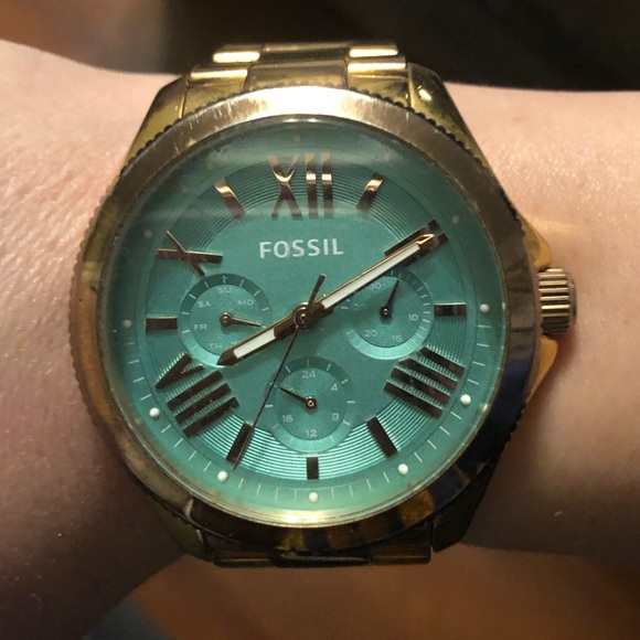 Women’s Fossil Rose Gold Watch🌹 - Picture 2 of 5